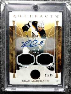 UD Artifacts Hockey 2022-23 Brad Marchand Boston Bruins Dual Patch Auto /45 #109 - Bild 1 von 2
