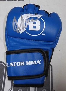 Anastasia Yankova Signed Official Bellator MMA Fight Glove PSA/DNA COA Autograph - Picture 1 of 5