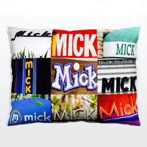 Almohada personalizada con el nombre MICK en fotos de letreros - Imagen 1 de 1
