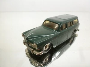 TIN WIZARD 109 VOLVO AMAZON KOMBI -GREEN 1:43- GOOD CONDITION - Picture 1 of 8