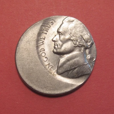 No Date Jefferson Nickel Mint Error - Off Center - BU - Image 1 of 2