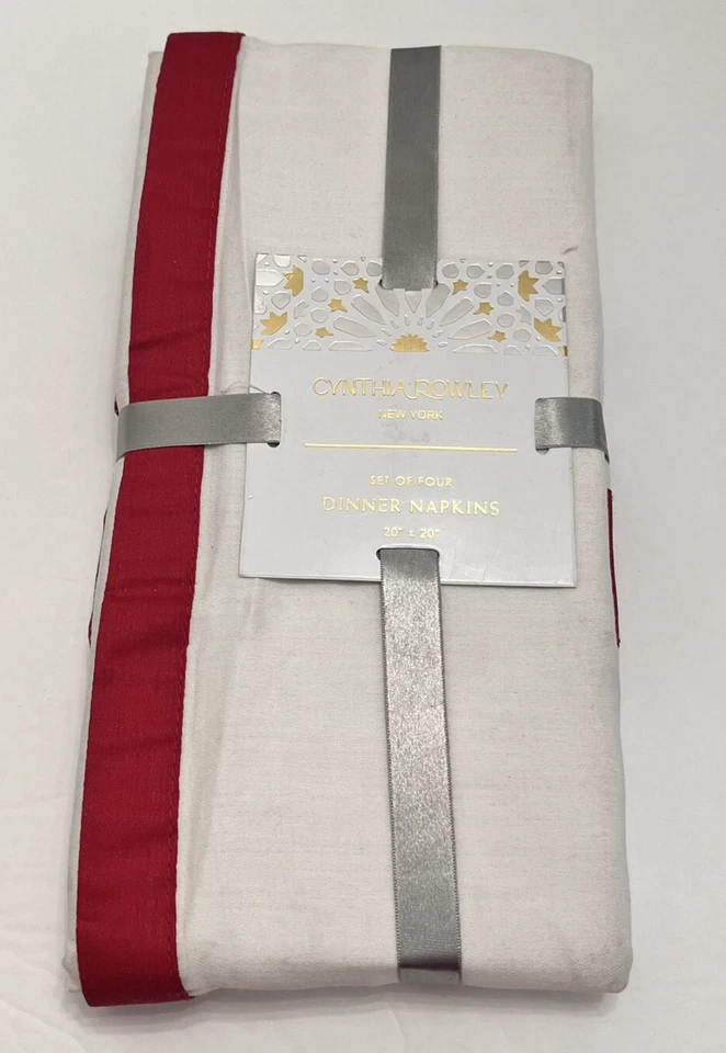 Cynthia Rowley Set Of 4 Dinner Fabric Napkins White Red Christmas Cotton 20X20 - Image 1 of 4