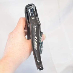 NUEVO Shimano 105 R7000 ST-R7000 DERECHA/TRASERA 11 velocidades palanca de cambios + cable - Imagen 1 de 6