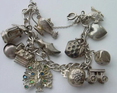 Altes Silber Armband mit 12 schönen Anhängern  Bettelarmband Silber - Bild 1 von 4