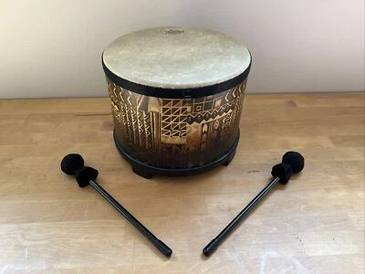 REMO Kids Percusión 10” GEOMÉTRICO Piso Tom Tambor con Palos Fiberskyn #3 Usado en Excelente Condición Foto 1 de 4