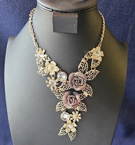 Damen Kristall Blume Latz Halskette/Ohrringe  - Bild 1 von 2