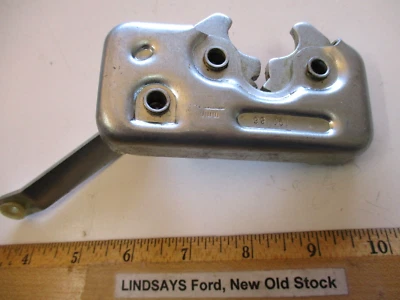 Ford 1988/1989 Taurus (74) y Sable (74) vagón "pestillo" (puerta trasera) con liberación remota  Foto 1 de 4