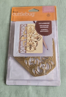 Cricut Cuttlebug Anna Griffin  Grace Medallion Cut & Emboss Die - Image 1 of 3