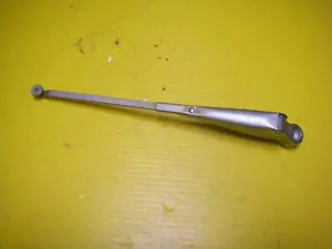 Brazo limpiaparabrisas Toyota Land Cruiser FJ40 piezas originales OEM 1969-72 - Imagen 1 de 4
