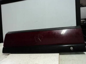90 91 CHRYSLER LASER CENTER TAIL FINISH PANEL LIGHT LAMP - B 40222 - Picture 1 of 2