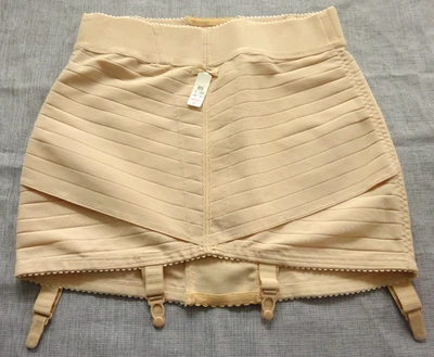 Gaine porte jarretelles vintage Neuf Triumph ELASTI VL Taille XL FR48 UK20 EU46 - Photo 1/4