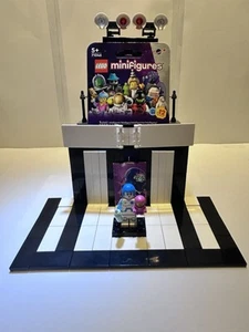 Lego Minifigures Series 26  Nurse Android & Space Baby (71046) - Picture 1 of 3