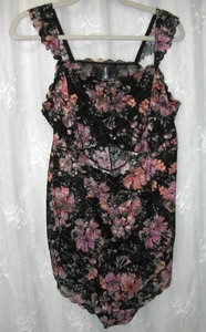 NEU GR. 4 TORRID CURVE SCHWARZ BLUMEN NETZ RÜSCHEN TEDY BODYSUIT STRAMPLER DESSOUS TOP - Bild 1 von 3