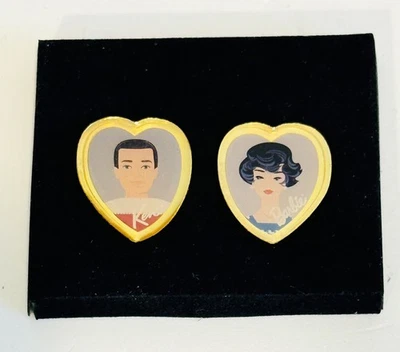 Par de pendientes cara muñeca Ken & Barbie aspecto vintage - perfectos para coleccionistas Foto 1 de 4