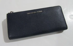 Cartera Michael Kors Bedford Grande Tres Cuartos Cremallera Cuero Azul Marino/Plata - Imagen 1 de 7