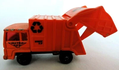 Matchbox Superfast Refuse Truck Toy Car 1979 Garbage Truck Recycling Metro DPW - Image 1 of 4