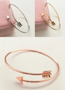 6,8 cm DIA Pfeil Armreif Armband gold silber oder roséfarben Anhänger Kinder Mädchen B32 - Bild 1 von 4