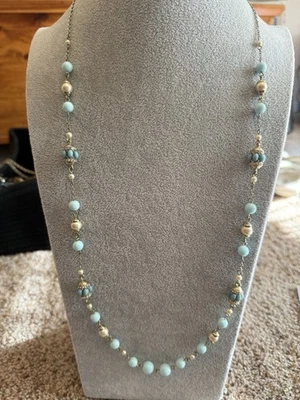 "Preciosa cadena Banana Republic tono plata con cuentas azules Robin Egg 30""" Foto 1 de 2