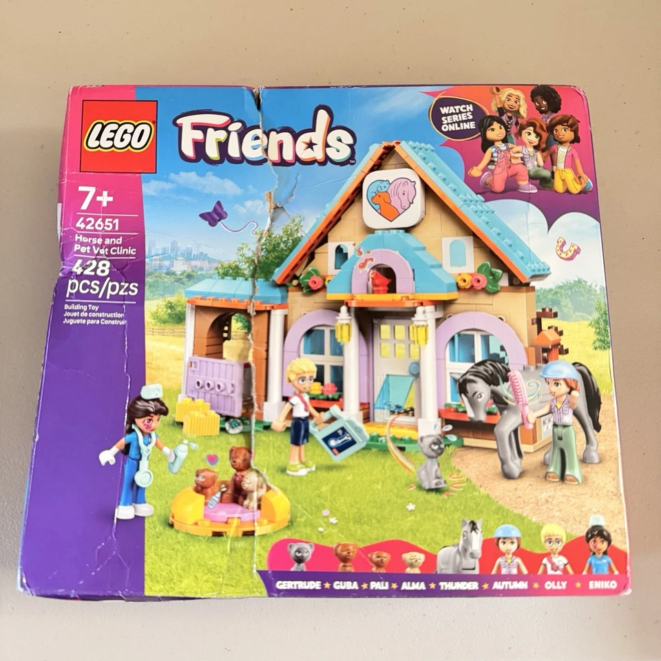LEGO FRIENDS: ветеринарная клиника для лошадей и домашних животных (42651) ПОВРЕЖДЕНИЕ КОРОБКИ! - Изображение 1 из 4