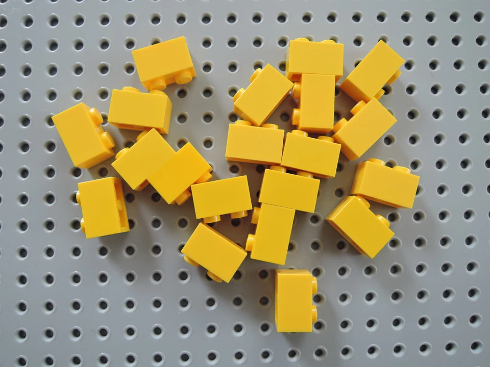 LEGO 20 x Stein Baustein Basic 3004  1x2 Noppen gelb - Bild 1 von 1