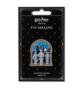 Pin Buscando Club de Fans de Harry Potter - Armadura Encantada Armadura Esmalte - Nuevo - Imagen 1 de 4