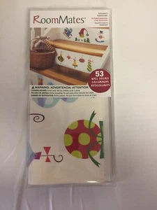 Calcomanías de pared Room Mates Let It para pelar y pegar nieve - 53 calcomanías extraíbles de Navidad - Imagen 1 de 7