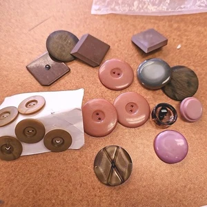 Vintage '70 Coat Suit Buttons Assorted Colors Craft Apparel - Picture 1 of 1
