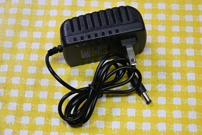 AC 100-240V to DC 24V, 0.5A Constant Current Power Supply for LED Light Strip - Image 1 of 4