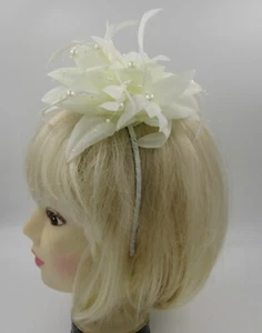 Off white beading feather fascinator headband weddings, party races .b18 - Picture 1 of 4
