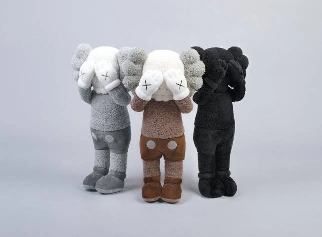 KAWS plush COMPANION HOLIDAY HONG KONG  limited 212/2000 VIP SET OF 3 NGV NEW  - Image 1 of 4