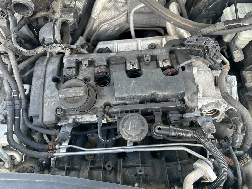 2007 Volkswagen GTI Turbocharged Transmission Used GAS OEM L4 - 2.0L FWD CVT Foto 1 de 1