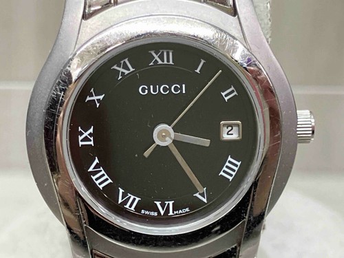Orologio da polso usato GUCCI 5500L cassao quarzo mis 2 cmnghezza lunghezza ci 14