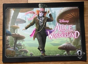 Alice im Wunderland 2010 offizielles Filmprogramm Japan Johnny Depp Mia Wasikowska - Bild 1 von 7