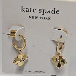 Kate Spade - Legacy Logo - Blume Huggie Pave Ohrringe - klar/gold - neu mit Etikett - 68 $ C7 - Bild 1 von 6