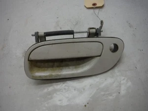 2002 VOLVO S60 A/T DRIVER FRONT EXTERIOR DOOR HANDLE OEM 2001 2003 2004 2005 - Picture 1 of 1