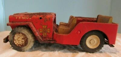 Vintage  Pressed Steel Toy  FIRE JEEP FD 1920-2 RED FOR PARTS VERY RUSTED - Image 1 of 4