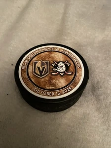 Vegas Golden Knights vs Anaheim Ducks Matchup Puck 13.10.2024 - Bild 1 von 4