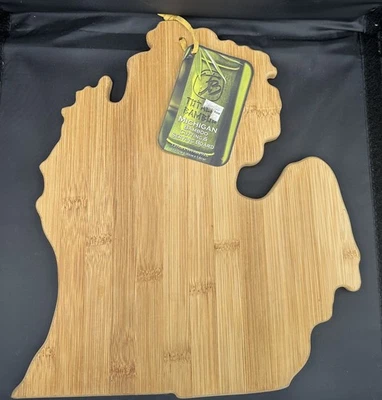 Servizio e tagliere in bambù a forma di Stato del Michigan - Grande - Immagine 1 di 4