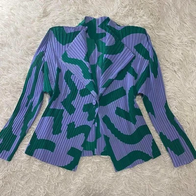Chaqueta sastrería Issey Miyake, morada, un botón, talla M, hecha en Japón Foto 1 de 4