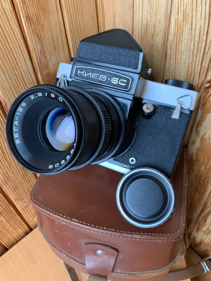 Cámara de formato medio Kiev-6C 6x6 lente soviética Pentacon Six Vega-12 2,8/90 Foto 1 de 4