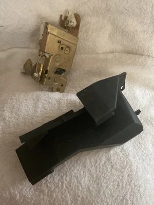 Ford Escort door lock and cover 6894363 genuine parts - Image 1 of 4