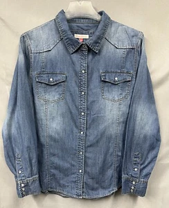 English  Laundry Woman's Size M Blue Chambray Denim Pearl Snap Western Shirt - Picture 1 of 3