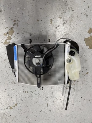13-25 KAWASAKI NINJA ZX6R ZX636 Radiador Motor Ventiladores Depósito OEM Foto 1 de 4