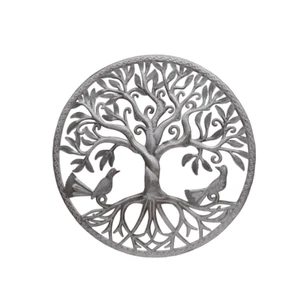 Zum Verkauf, etwas unvollkommen handgefertigtes haitianisches Metall Liebesvögel auf Baum des Lebens - Bild 1 von 3