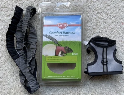 Kaytee Comfort Harness & Stretchy Leash For Rats & Small Animals Silver/Black - Image 1 of 4