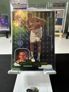 Tarjeta de novato 1998-99 Upper Deck Ionix #69 Dirk Nowitzki radiocontrol rara - Imagen 1 de 2