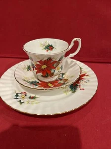 2xRoyal Albert Bone China Tea Cup, Saucer, Desert Plate Set Poinsettia Pattern - Picture 1 of 8