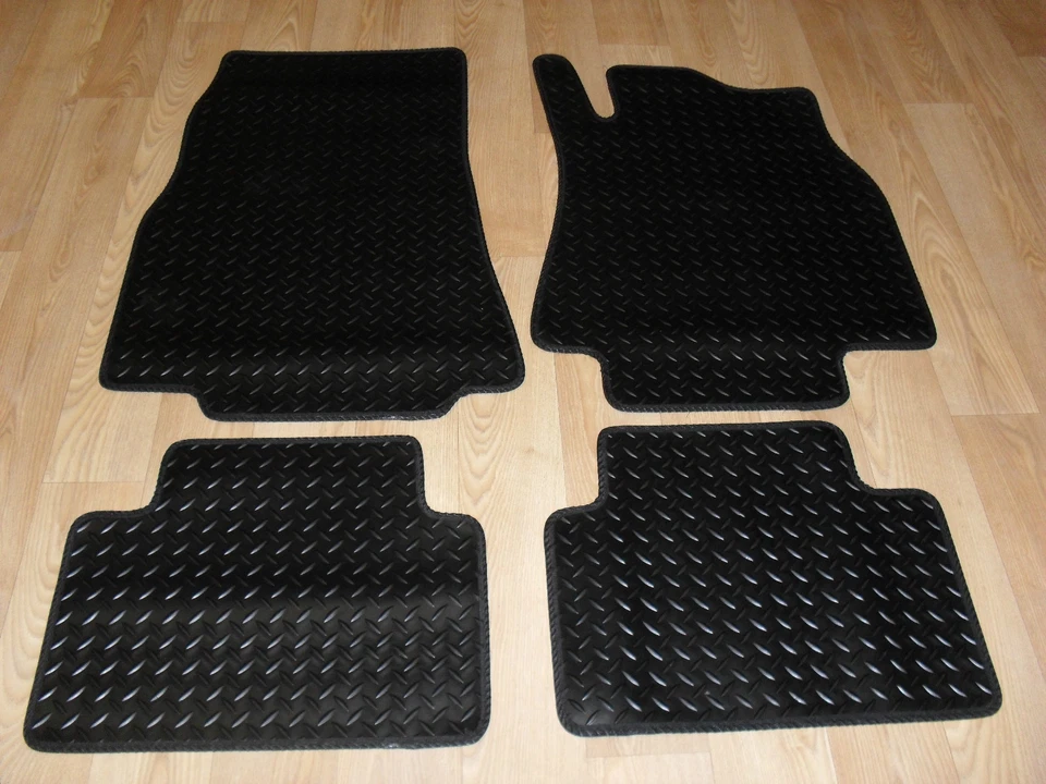 Car Mats for Mercedes B Class W245 2005-12 Tailored RUBBER Car Mat Set Black - Image 1 of 1