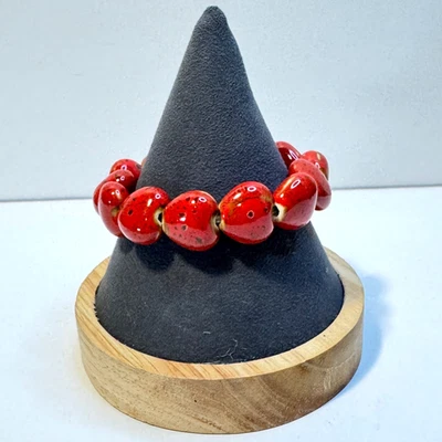 心形玻璃陶瓷弹力串珠手链红色斑点珠 — 第 1/4 张图片