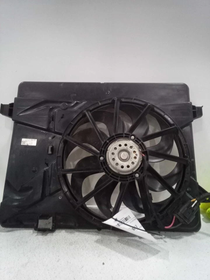 Conjunto de ventilador de radiador motor mercado de EE. UU. compatible con 14-21 TRAX 120381 Foto 1 de 4
